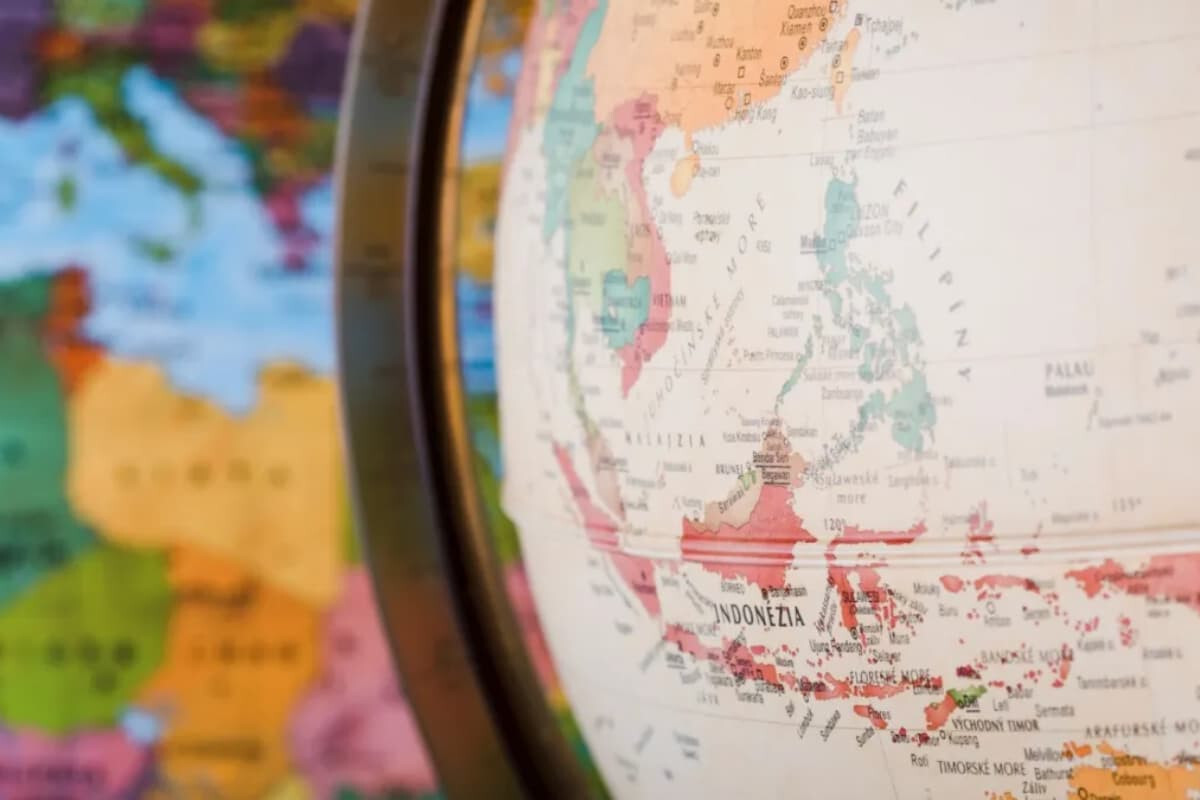 Strategic Shifts Reshape Global Insurance Sector