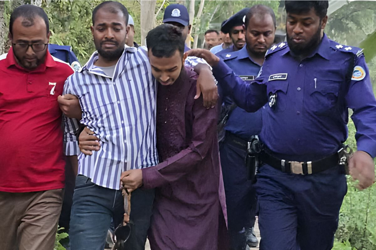 Student League Leader Attends Father’s Funeral on Parole