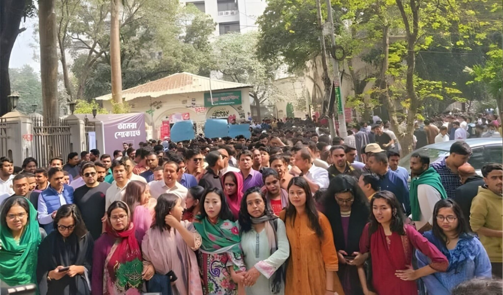 student protest at du over jamaat leaders controversial post Student Protest at DU Over Jamaat Leader’s Controversial Post