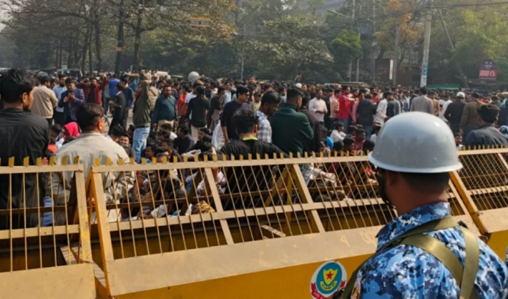 students holds sit in at election commission Student's Holds Sit-In at Election Commission