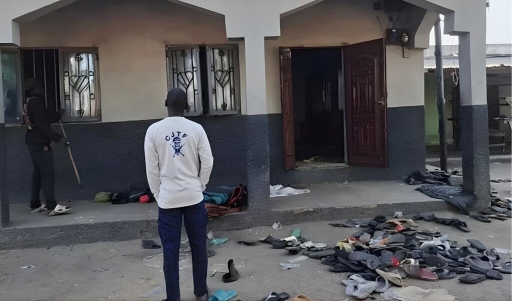 suicide attack at nigerian mosque leaves five dead Suicide Attack at Nigerian Mosque Leaves Five Dead