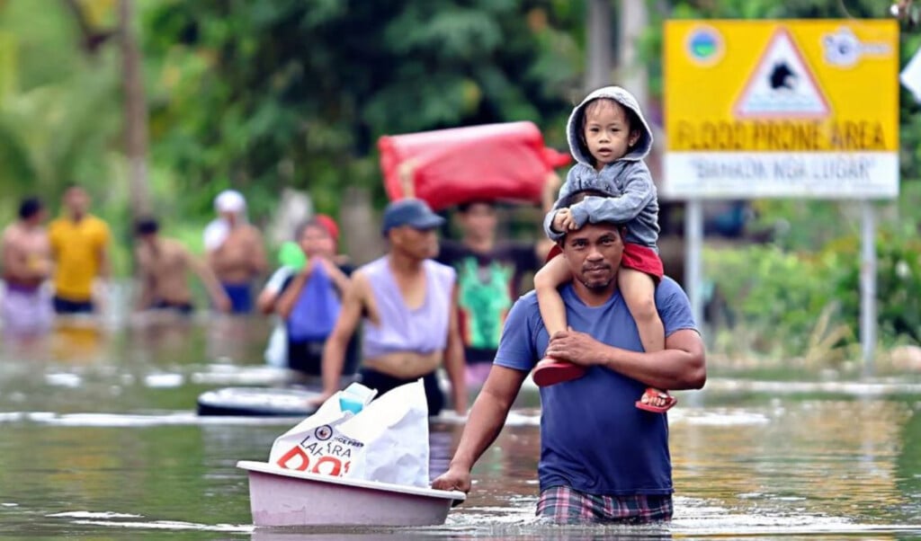 Super Typhoon ‘Fung Wong’ Hits Philippines, 2 Dead 2 super typhoon fung wong hits philippines 2 dead Super Typhoon ‘Fung Wong’ Hits Philippines, 2 Dead