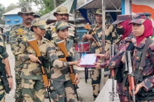 Sweet Gestures Mark Eid at Hili Border