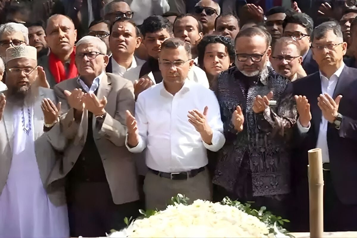 Tarique Rahman visited Osman Hadi’s grave.