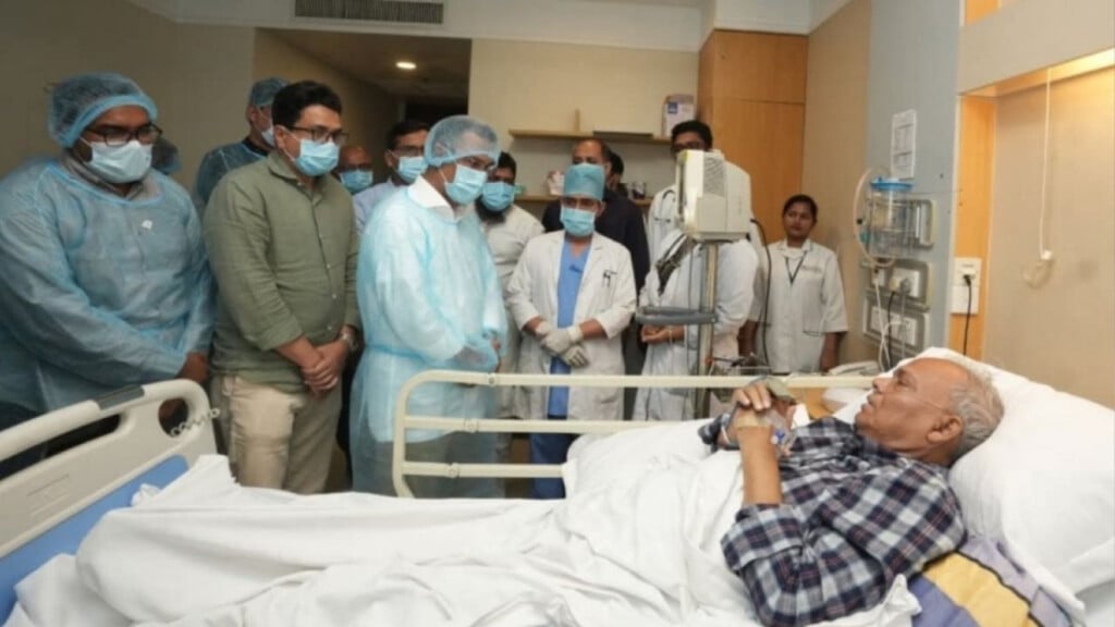 tarique rahman visits ailing bnp leader ruhul kabir rizvi Tarique Rahman Visits Ailing BNP Leader Ruhul Kabir Rizvi