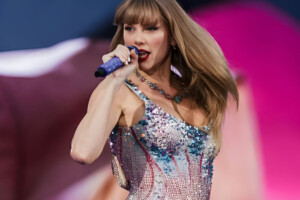 Taylor Swift Pledges Millions to Combat American Hunger