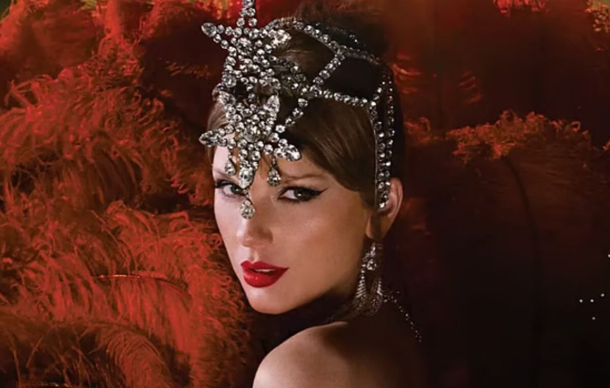 Taylor Swift Poised to Eclipse The Beatles’ Record