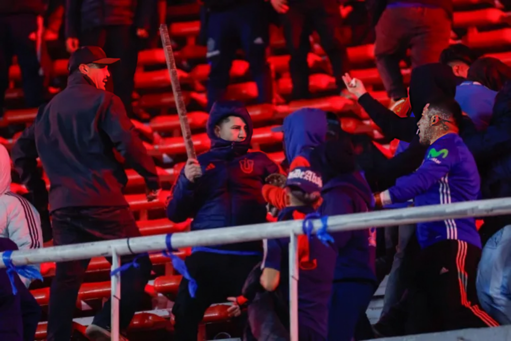 ten injured 90 arrested as copa sudamericana match abandoned in argentina Ten Injured, 90 Arrested as Copa Sudamericana Match Abandoned in Argentina