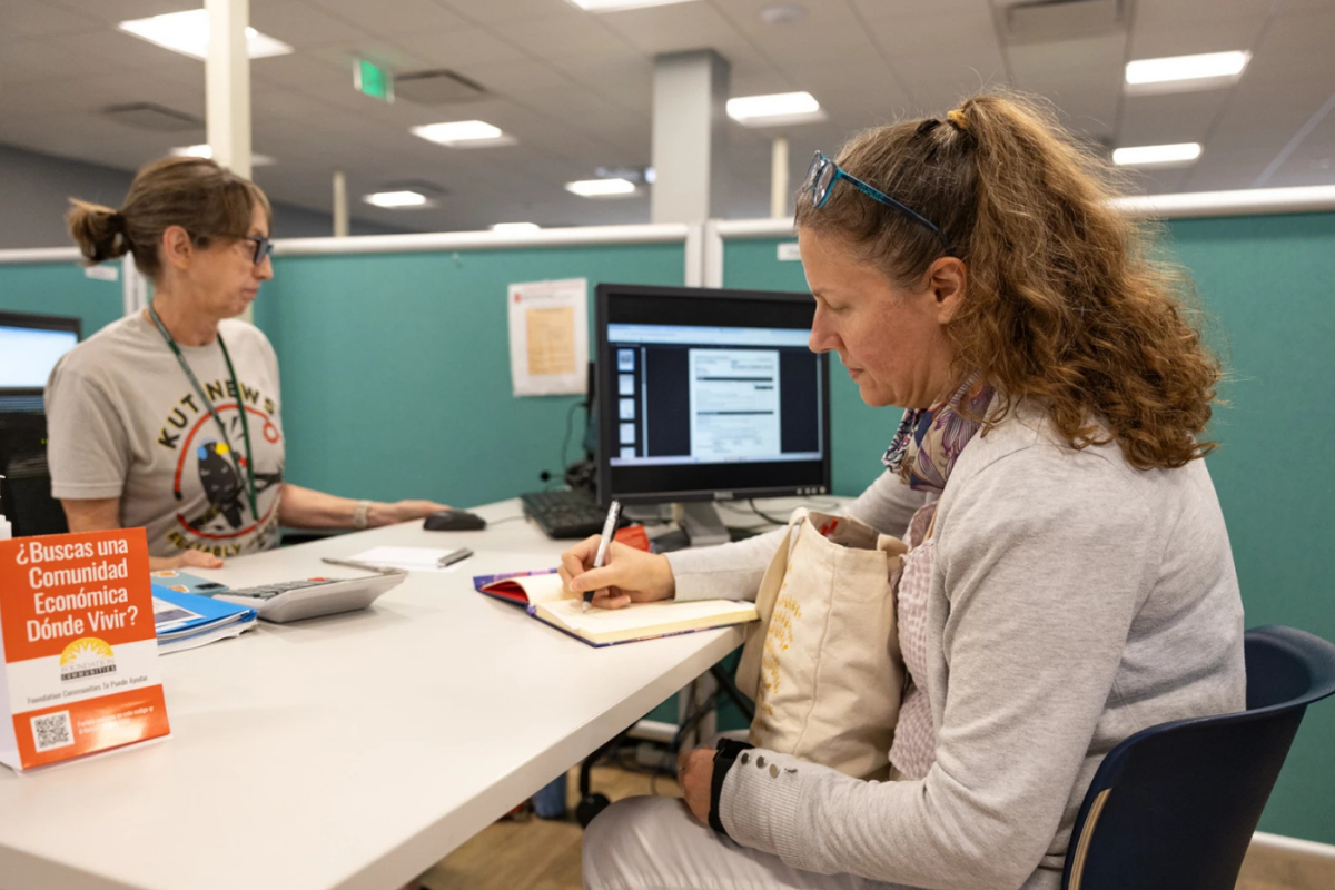 Texans Weigh Insurance Options as Premiums Rise and Subsidies Expire