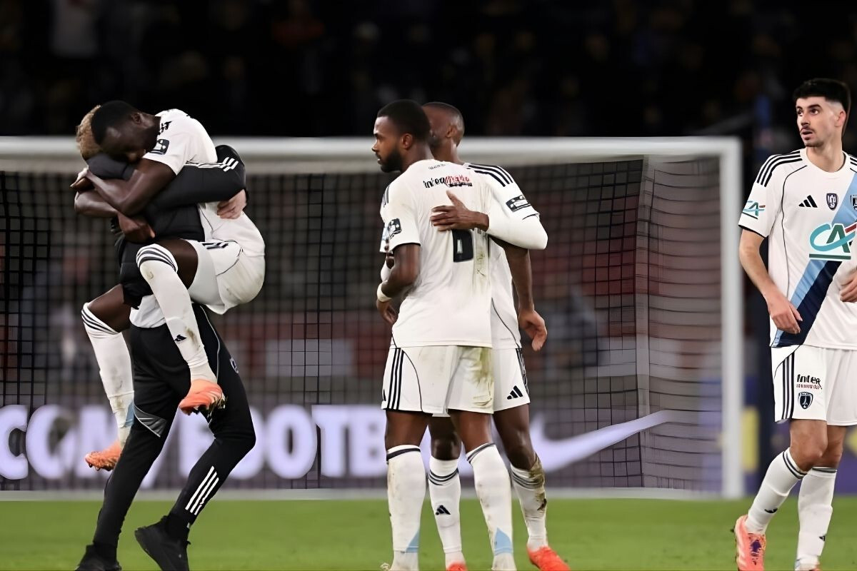 The defeat of champions PSG by an underprivileged neighbour