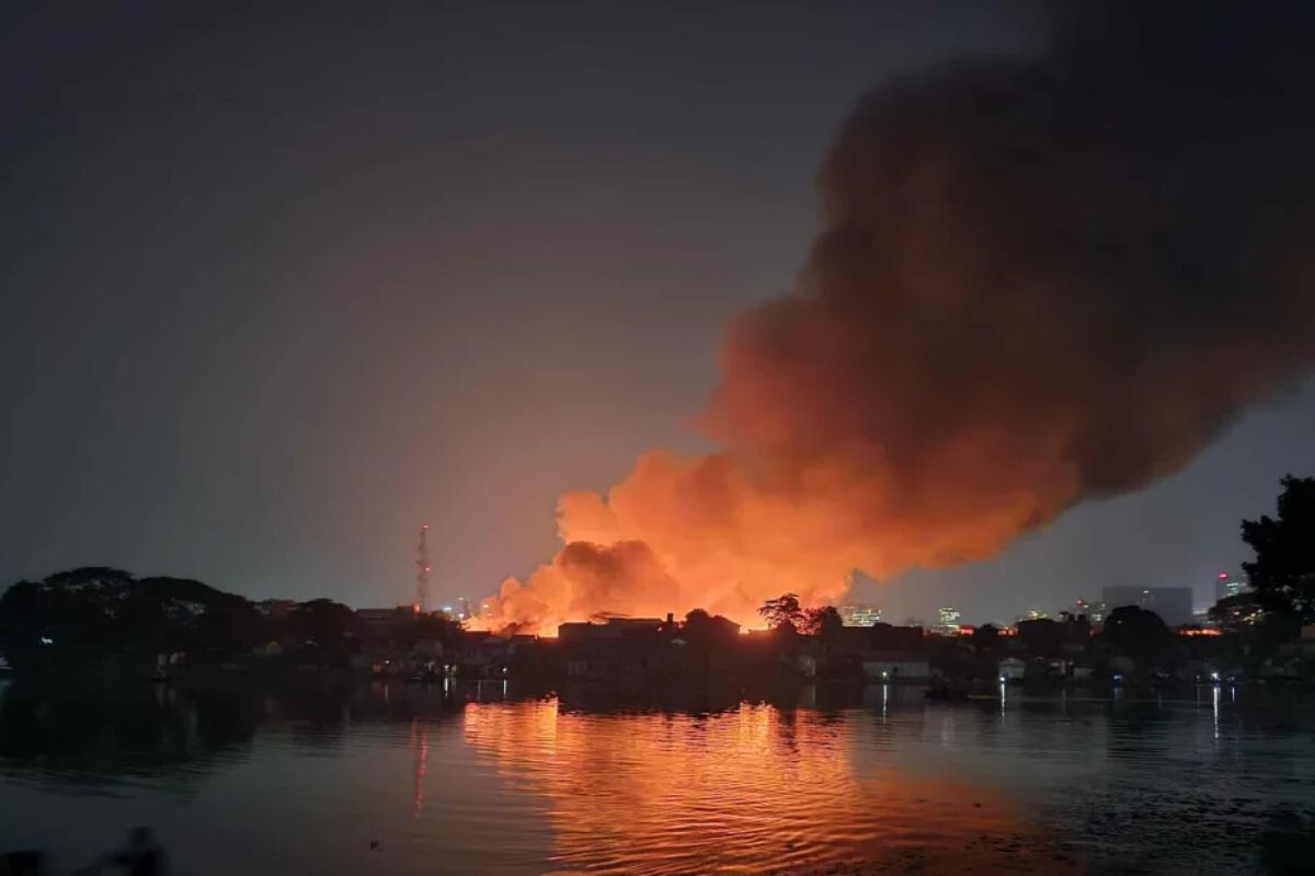 The fire at Korail slum has burnt down nearly 1,500 houses