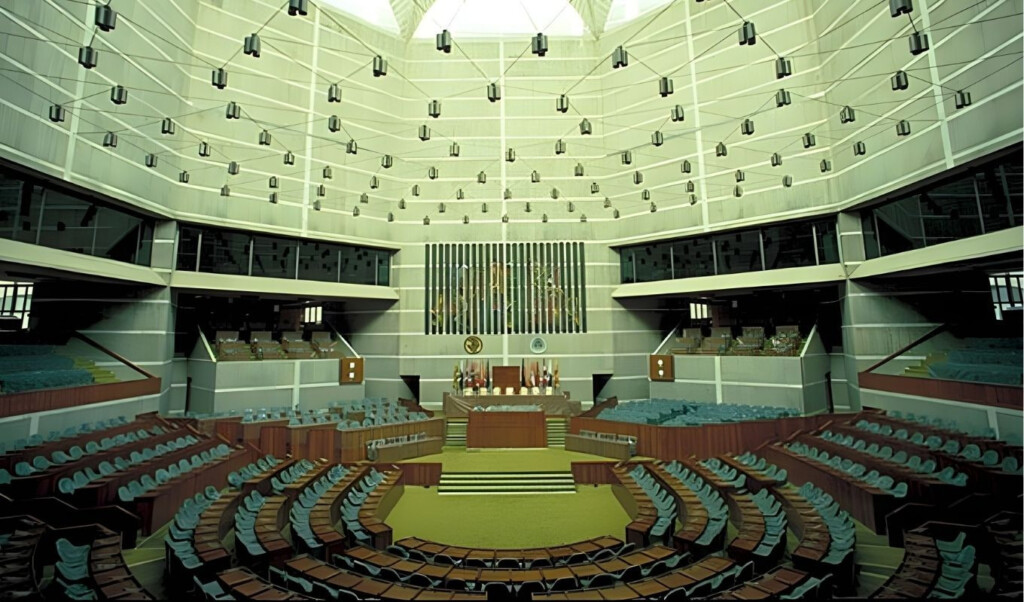 the swearing in of new members of parliament will take place at 10 am The swearing-in of new Members of Parliament will take place at 10 a.m.