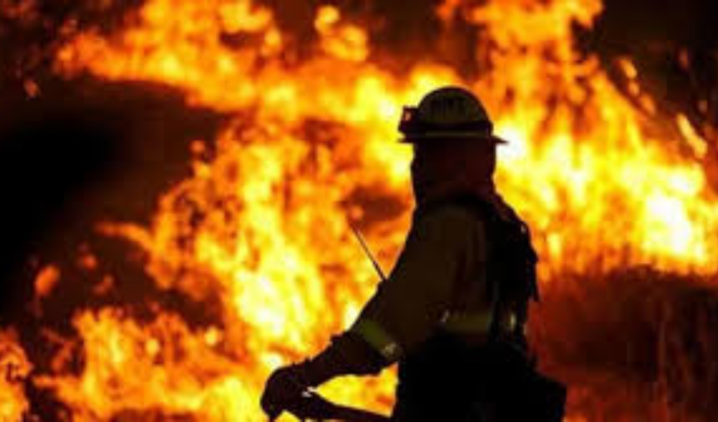 Three Injured in Old Dhaka AC Explosion 2 three injured in old dhaka ac explosion Three Injured in Old Dhaka AC Explosion