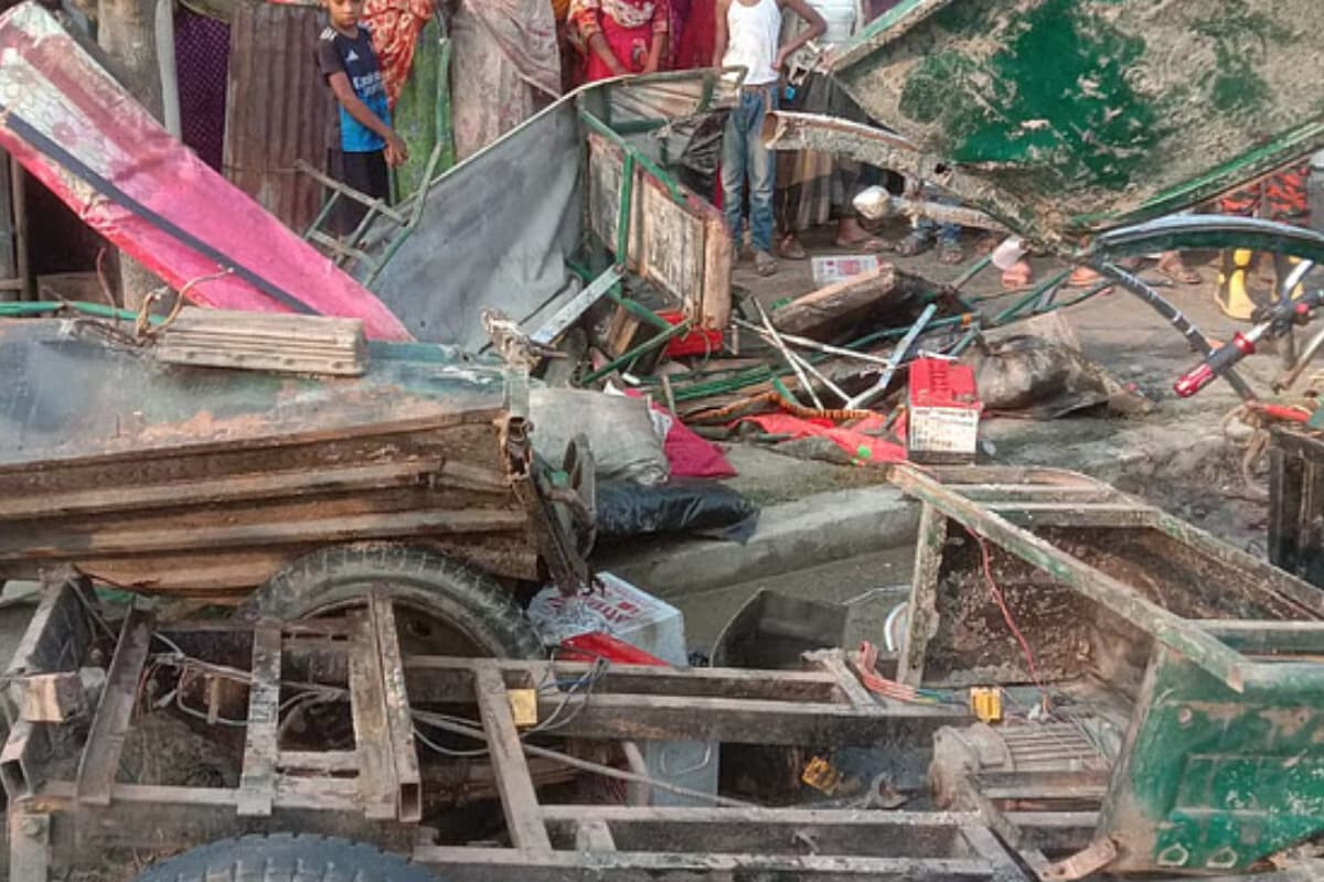 Three Killed, Four Injured in Natore Crash