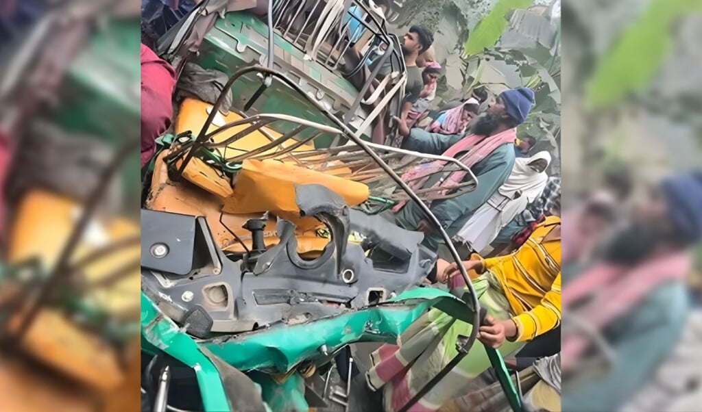 three killed in head on collision between rickshaw and engine rickshaw Three Killed in Head-On Collision Between Rickshaw and Engine Rickshaw