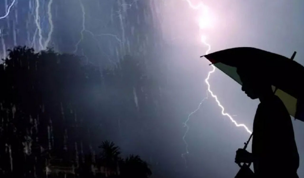 thunderstorms forecast across three divisions Thunderstorms Forecast Across Three Divisions