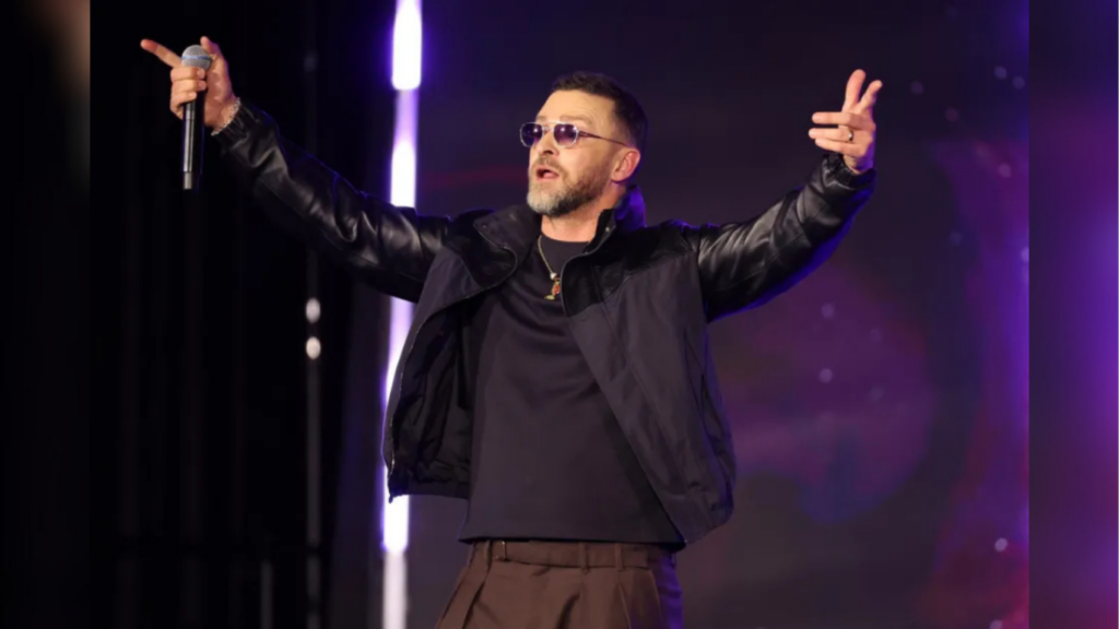 timberlake defies lyme disease to honour pharrell williams Timberlake Defies Lyme Disease To Honour Pharrell Williams