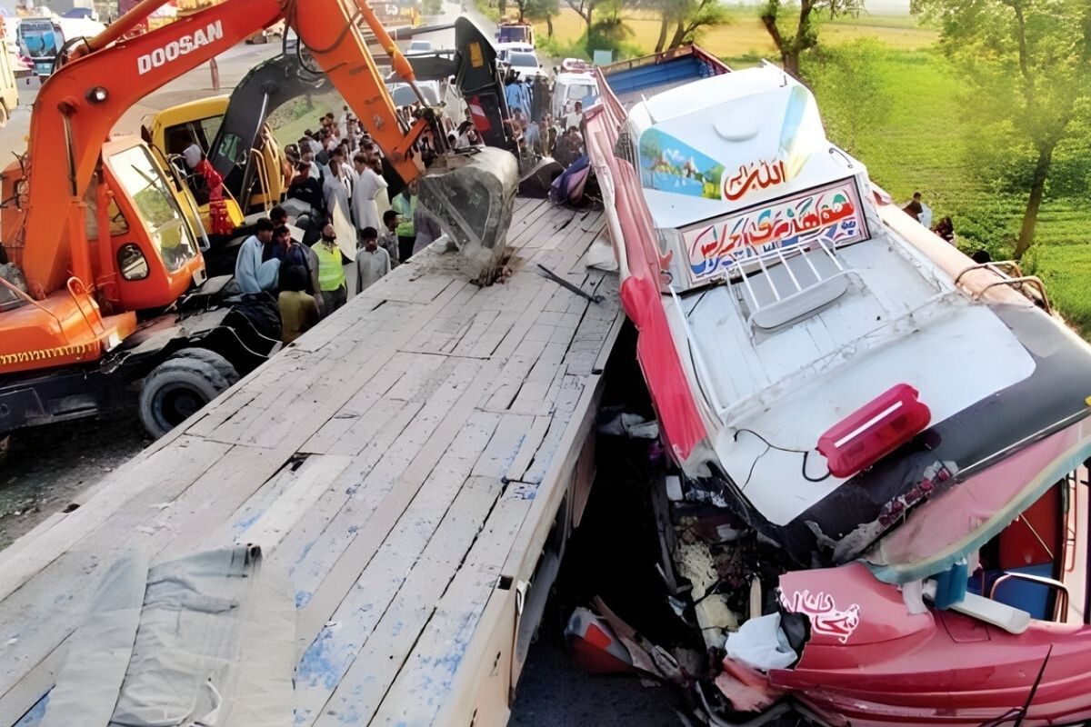 Tragic Road Accident in Pakistan Claims 11 Lives, Including Driver