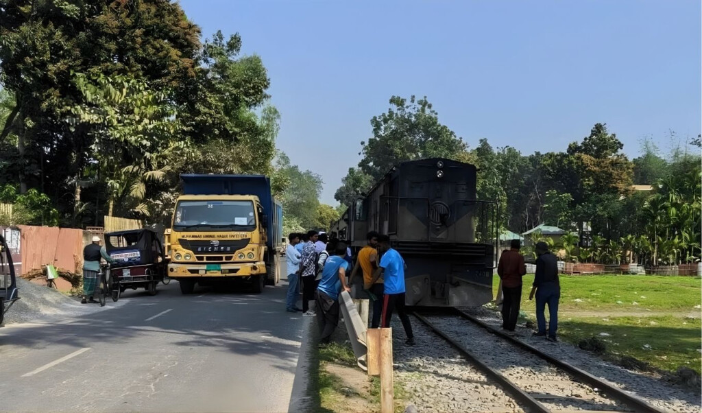 train accident in kurigram halts rail services Train Accident in Kurigram Halts Rail Services