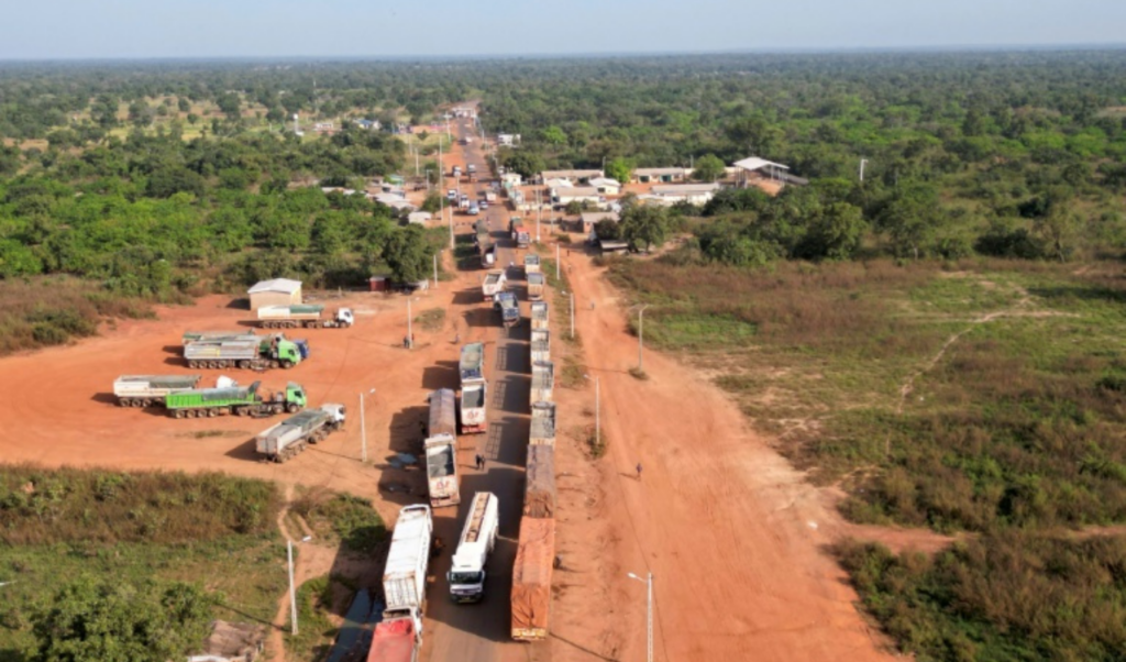 truckers risk death to keep fuel flowing into jihadist hit mali Truckers Risk Death to Keep Fuel Flowing into Jihadist-Hit Mali