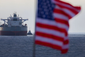 Trump Eyes Insurance to Ease Gulf Oil Prices