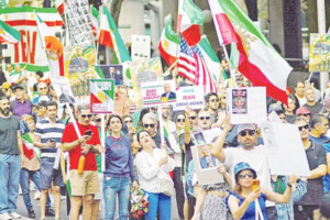 Trump Signals Desire for Iranian Regime Change