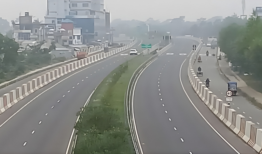 two businessmen slashed and 4 lakh taka stolen on shibchar expressway Two Businessmen Slashed and 4 Lakh Taka Stolen on Shibchar Expressway