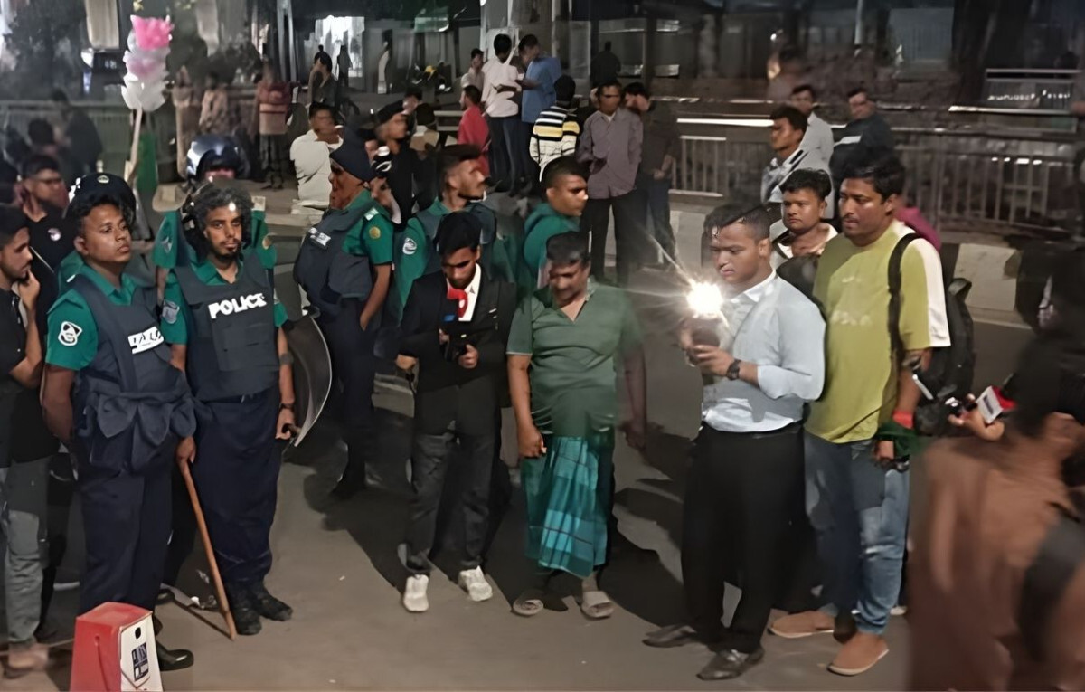 Two Cocktail Explosions at Dhaka University TSC