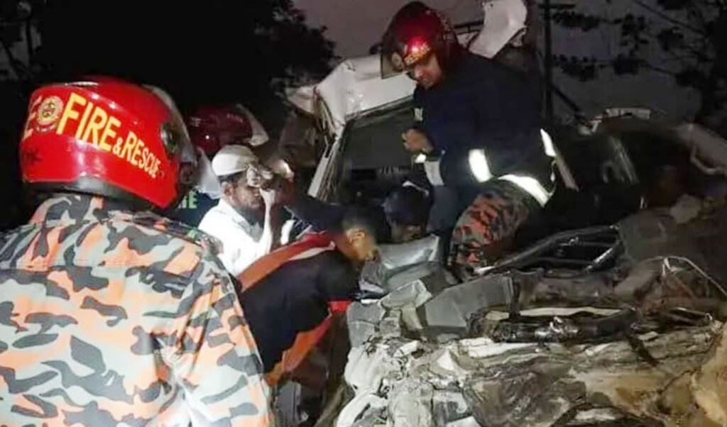 two killed as microbus collides on comilla highway Two Killed as Microbus Collides on Comilla Highway