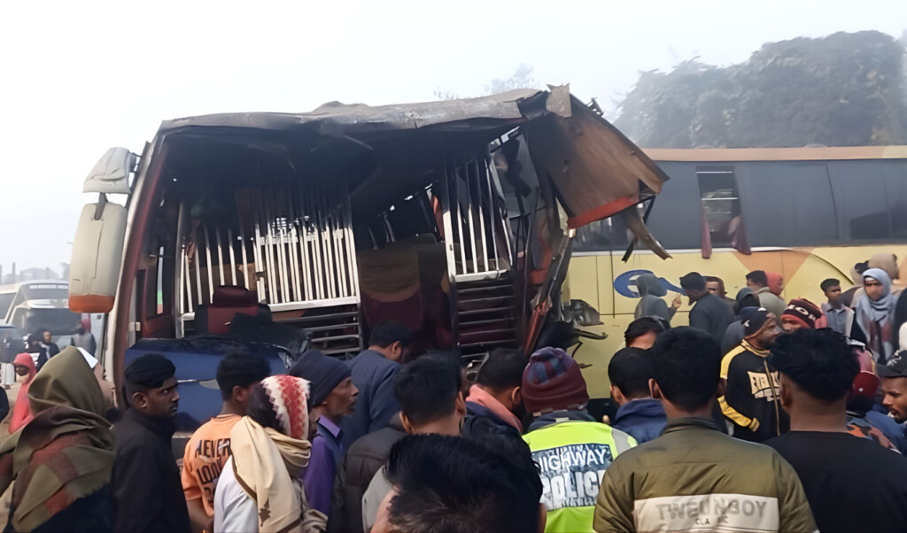 two killed dozen injured in sylhet bus collision Two Killed, Dozen Injured in Sylhet Bus Collision