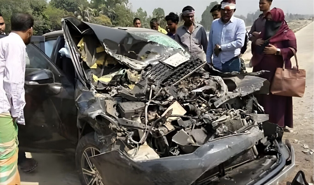 two killed in tangail van collision Two Killed in Tangail Van Collision
