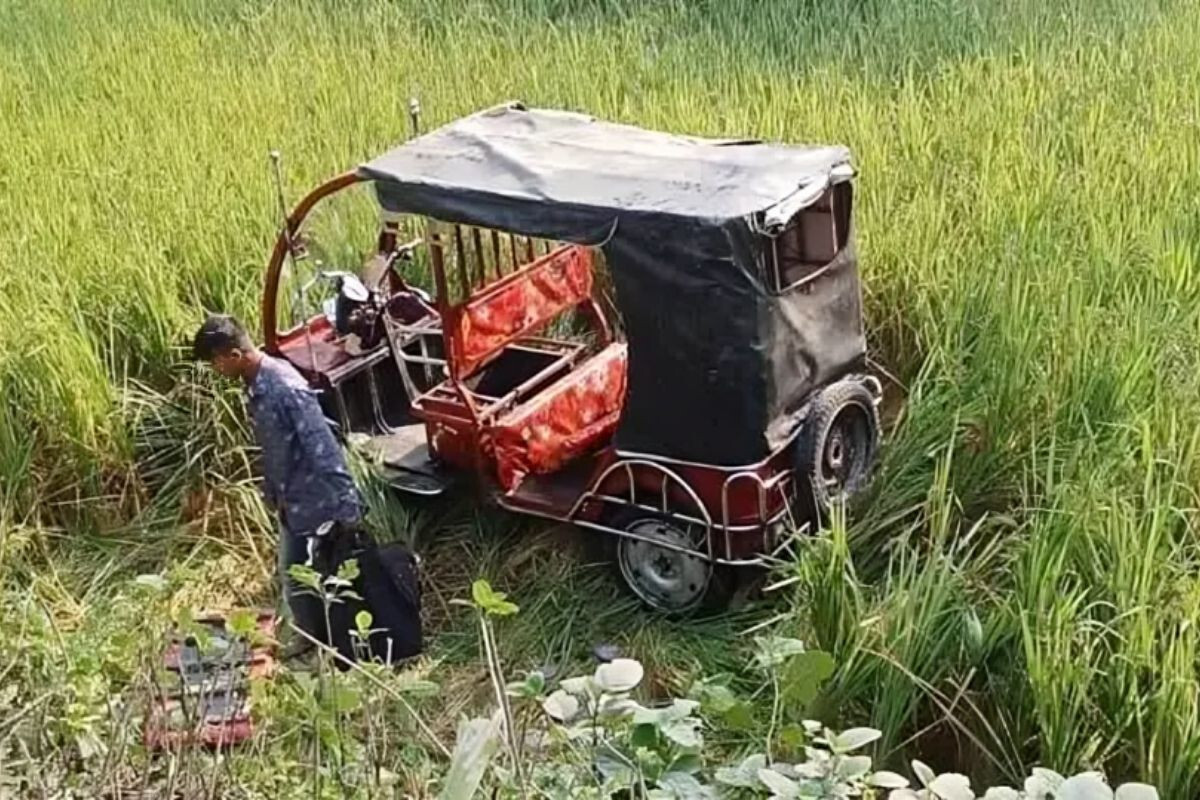 Two Passengers Killed as Auto-Rickshaw Overturns in Lalmonirhat