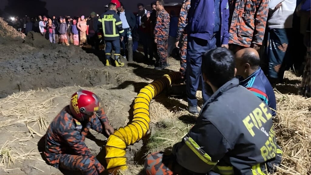 two year old still trapped in 35 foot shaft after nine hours Two-Year-Old Still Trapped in 35-Foot Shaft After Nine Hours