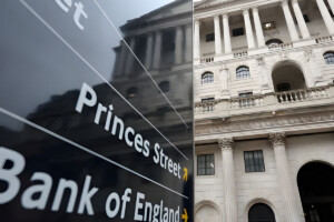 UK Construction Slows, Pound Falls Amid Political Uncertainty