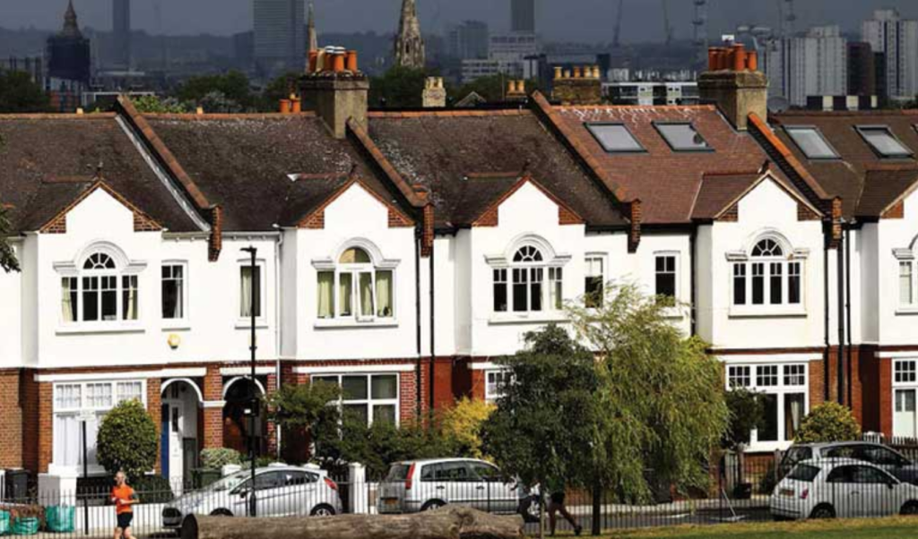 uk home prices cross 300000 UK Home Prices Cross £300,000