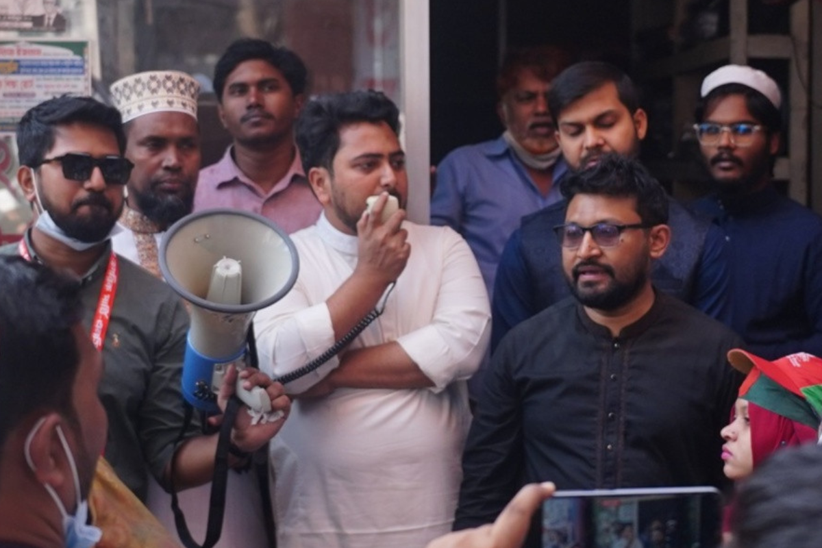 Ultimatum Over Polling-Station Phone Ban