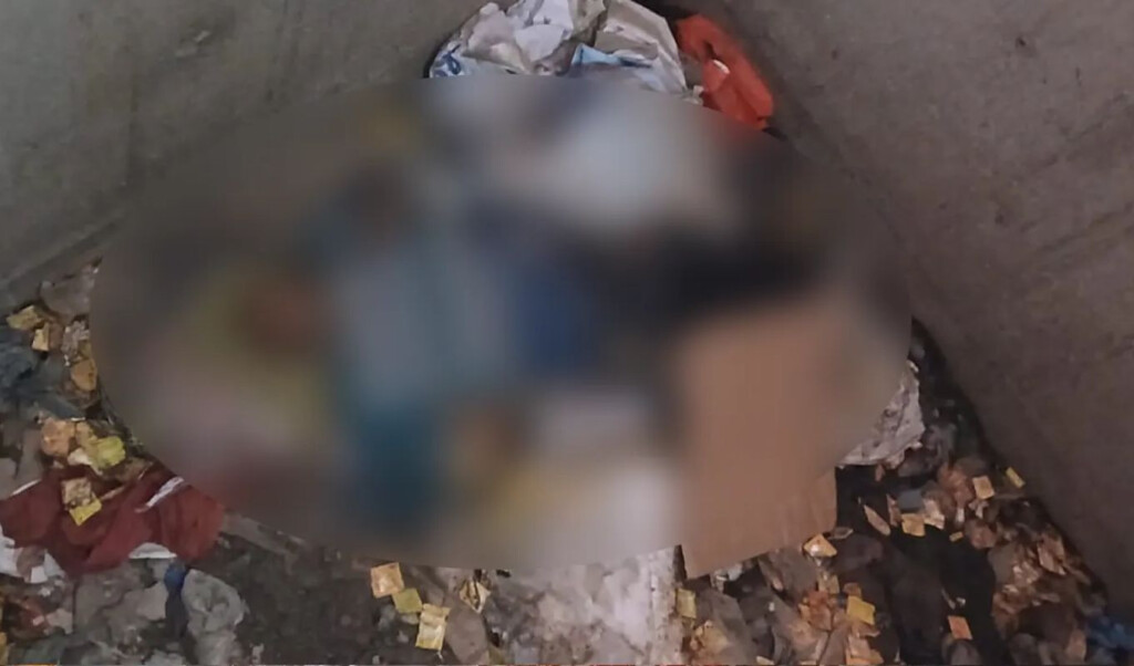 unidentified elderly man found dead under flyover stairs Unidentified Elderly Man Found Dead Under Flyover Stairs