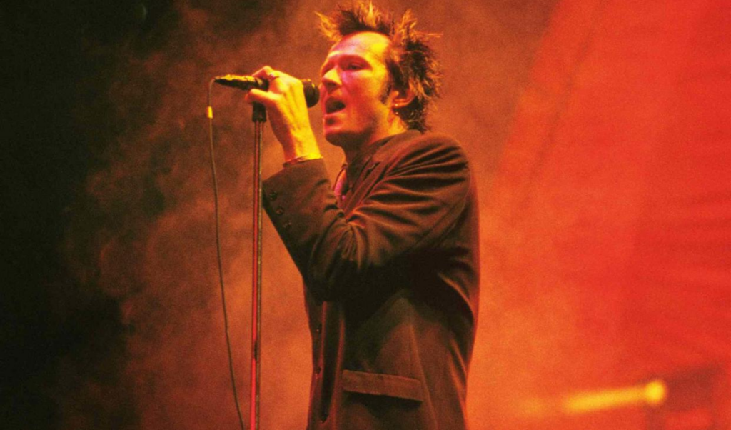 unreleased scott weiland song if i could fly shared on 10th anniversary of his death Unreleased Scott Weiland Song ‘If I Could Fly’ Shared on 10th Anniversary of His Death