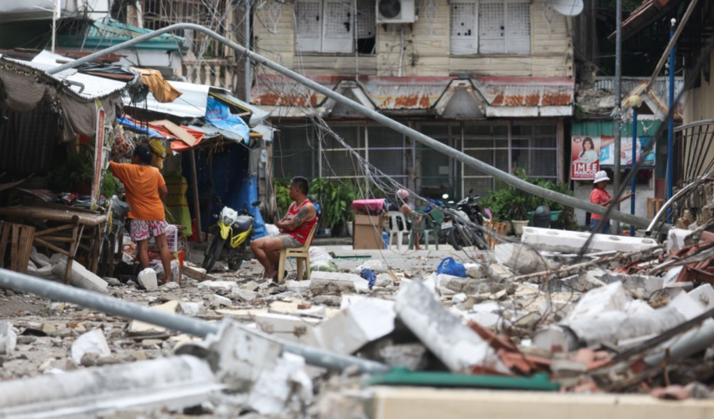 up to 60 killed in powerful central philippines earthquake Up to 60 Killed in Powerful Central Philippines Earthquake