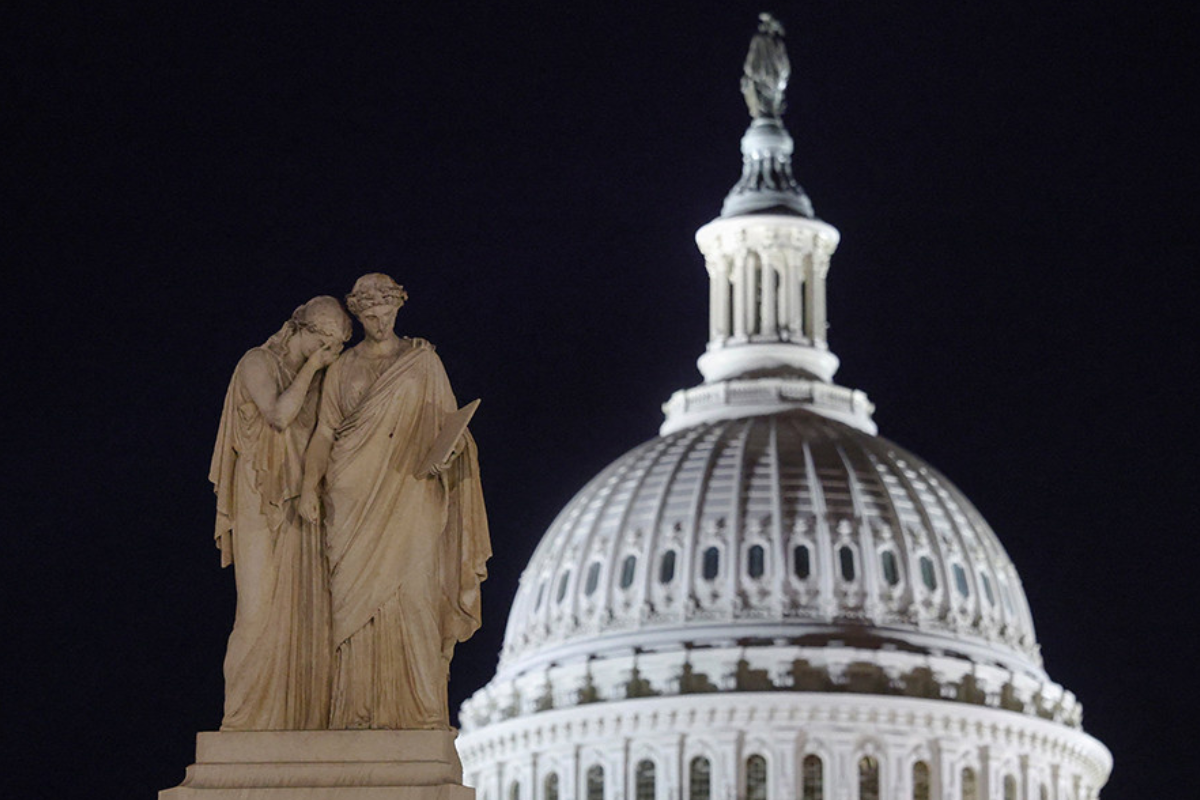 US Government Enters Shutdown as Congress Fails to Reach Funding Deal