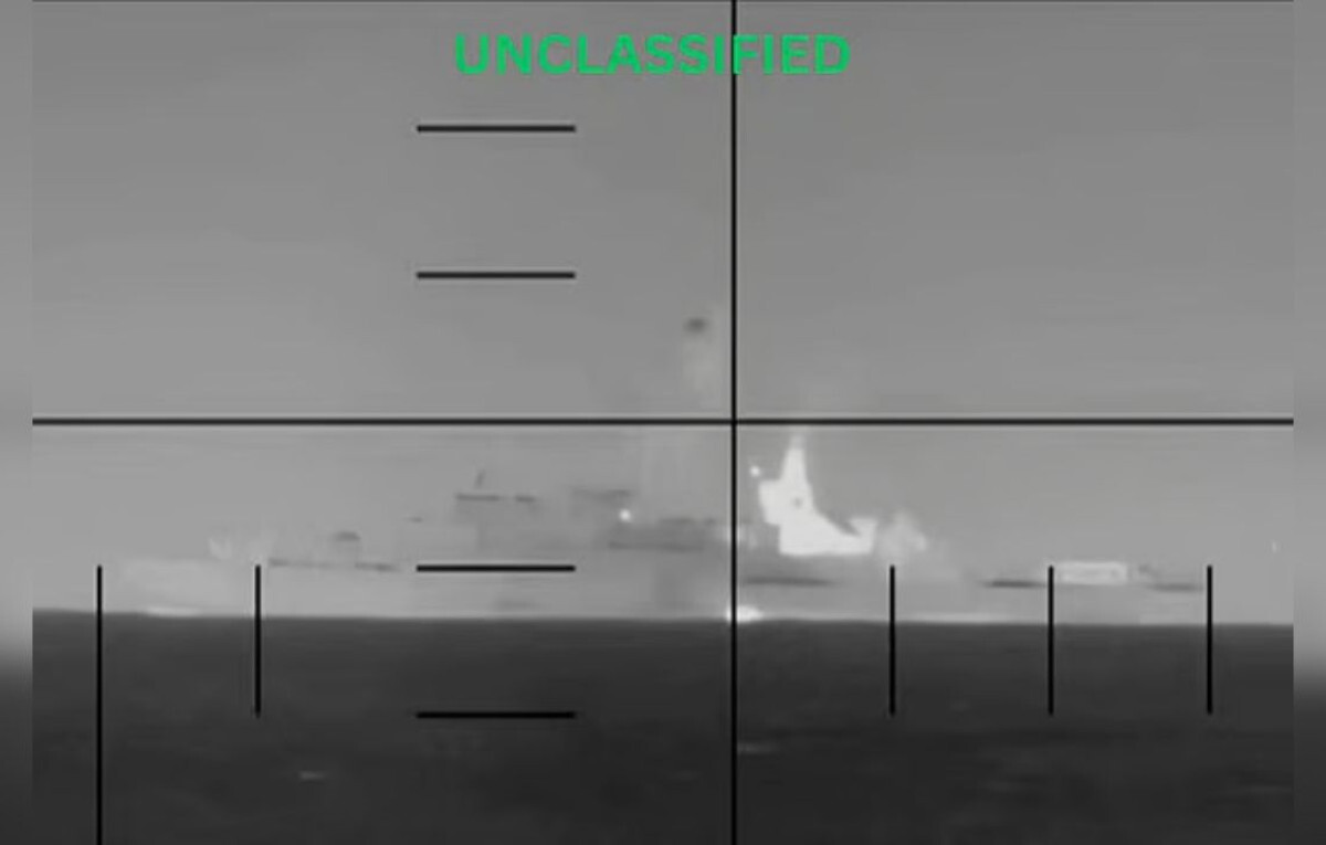 US Submarine Sinks Iranian Warship Near Sri Lanka