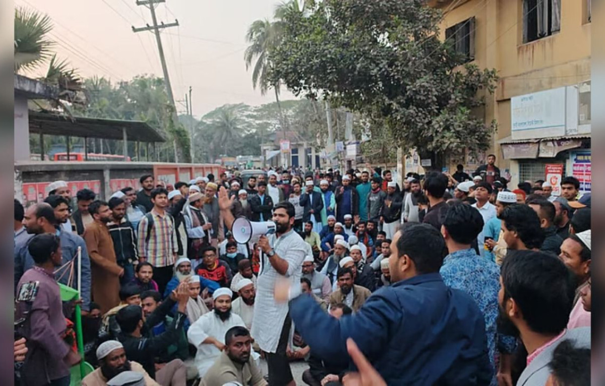 Violence Erupts in Bauphal as BNP-Jamaat Clashes Leave Fifty Injured