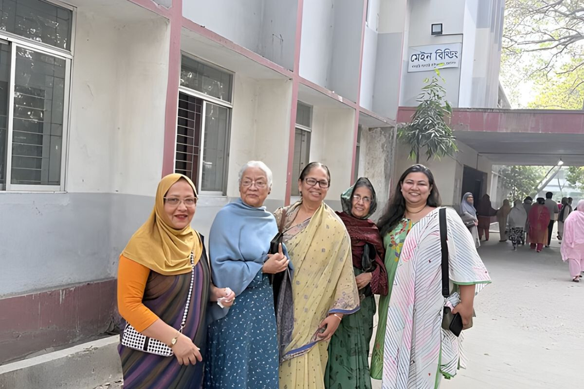 Voter Hassles at Dhanmondi Centre as IDs Don’t Match Lists