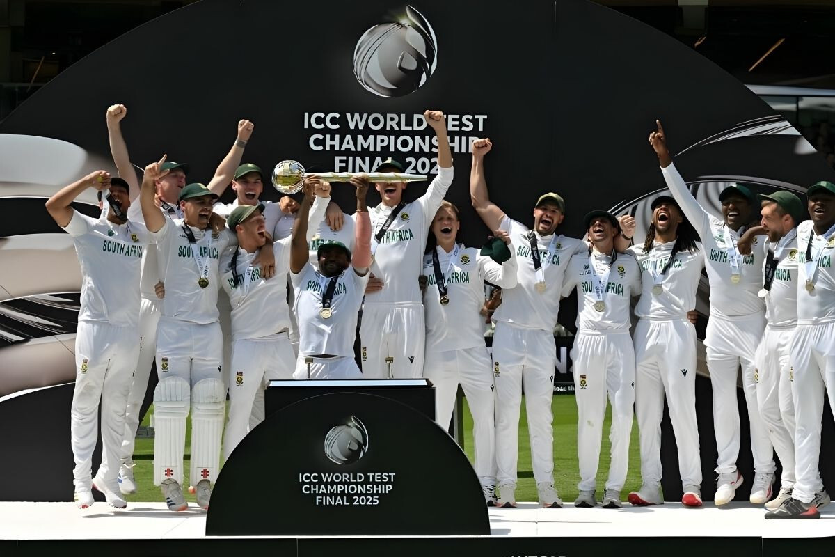 Who are ahead on the road to the 2027 World Test Championship final?