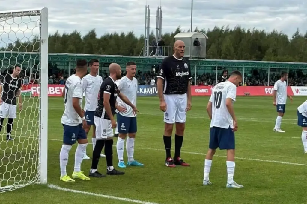 worlds tallest footballer pavel podkolzin stands 17cm taller than the goalpost World’s Tallest Footballer: Pavel Podkolzin Stands 17cm Taller than the Goalpost