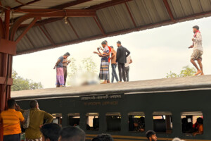 Young Man Dies After Train Roof Collision with Bridge