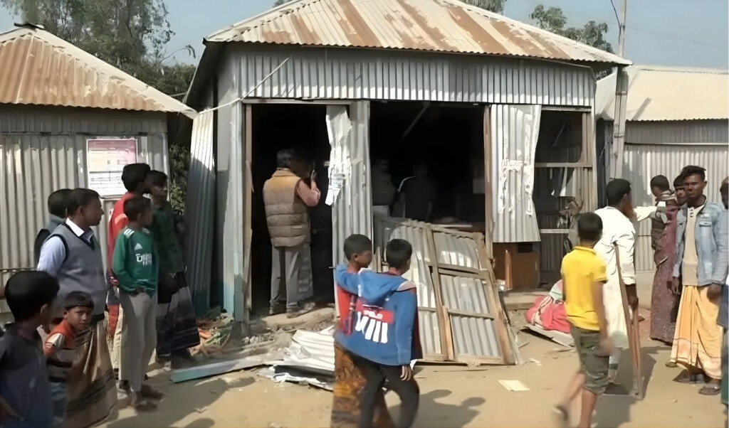 youth leaders shop looted two jamaat leaders arrested Youth Leader’s Shop Looted, Two Jamaat Leaders Arrested