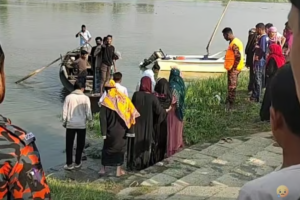 Youth Missing After River Boat Attack