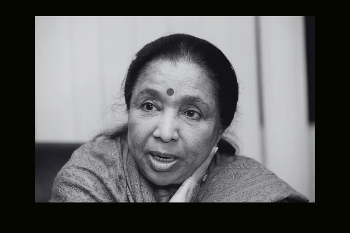 Asha Bhosle’s final rites held with state honours