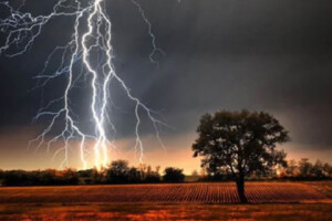 BMD Issues Safety Guidelines Following Thunderstorm Warnings